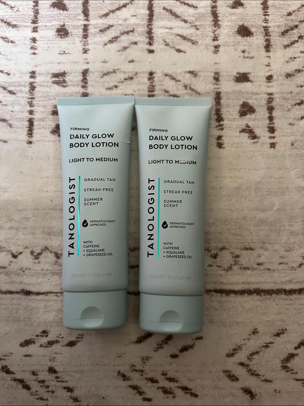 Tanologist Daily Glow Body Lotion - Light to Medium